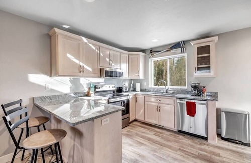 Sister Bay Condo | Beachview Condo No 6