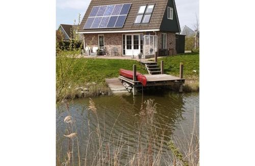 Makkum House | Beachvilla Grachtenblik