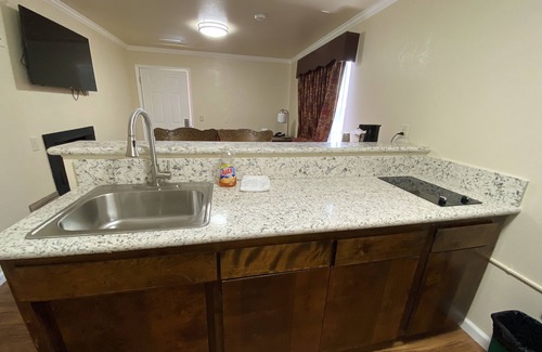 Cayucos Hotel | Beachwalker Inn and Suites