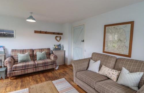 South Charlton House | Beachward