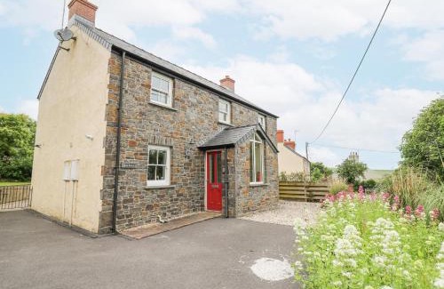 Dinas Cross House | Beachway