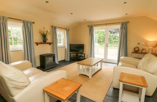 Dinas Cross House | Beachway