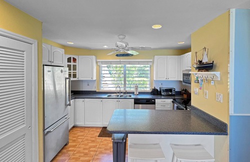 Cotton Valley Condo | Beachy 2 Bedroom Coakley Bay Condo with AC, pool and backup generator.