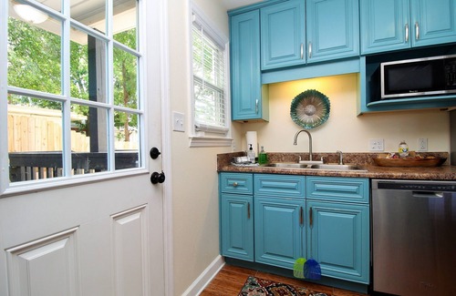 Navy Point House | Beachy Bungalow for Family Fun! Walk to local Beach!