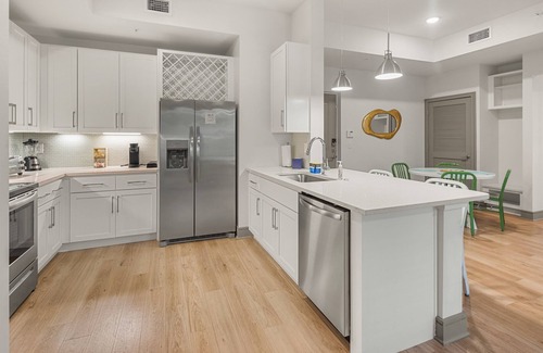 Rural Estates Apartment | Beachy Escape: 2BR/2BA w./Pool, Gym, and Theater