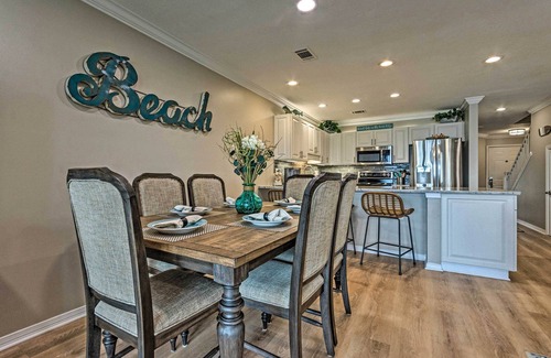Miramar Beach Villa | Beachy Lakefront Escape - Walk to the Shore!