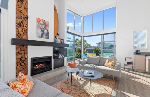 Ruakaka House | Beachy on Bream - Ruakākā Holiday Home