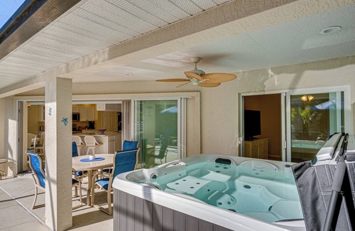 Port Charlotte Cottage | Beachy Port Charlotte Home w/Hot Tub & Pool!