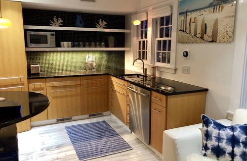 Nantucket Town House | Beachy right near “Children’s” Beach, near town and walking distance from Ferry.
