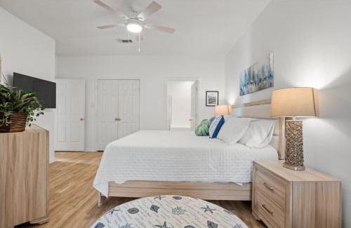 Gulfport House | Beachy Villa! Just Renovated, Pools, 2 Min to the Beach