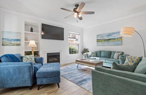 Gulfport House | Beachy Villa! Just Renovated, Pools, 2 Min to the Beach
