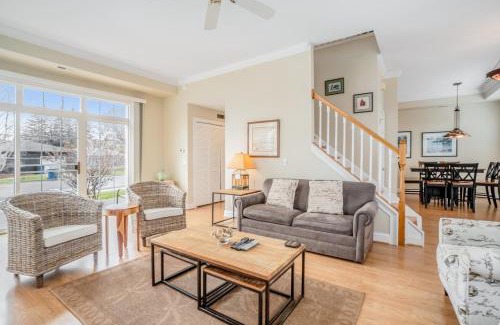 Douglas Apartment | Beacon Court Condo F