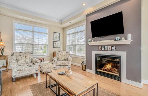 Douglas Apartment | Beacon Court Condo F