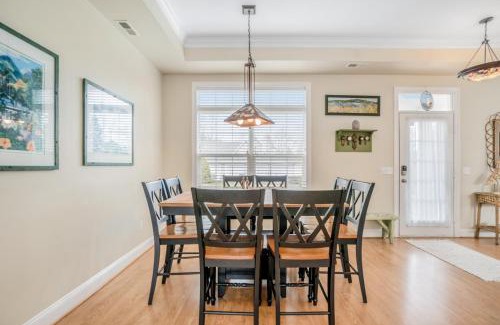 Douglas Apartment | Beacon Court Condo F