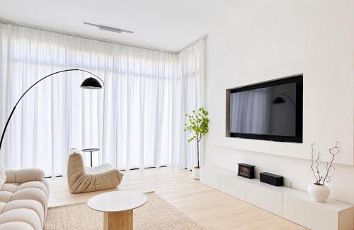 George Town Apartment | Beacon Georgetown Skypool Cityview Free 2 Carpark