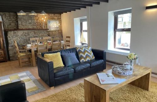 Saundersfoot House | Beaconing View, Saundersfoot, Pembrokeshire