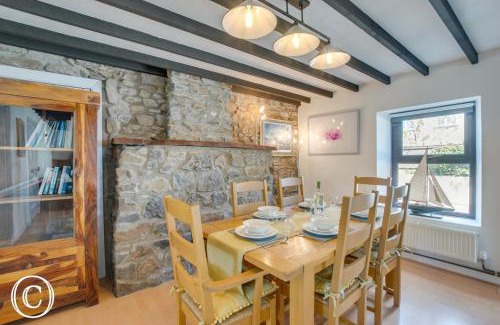 Saundersfoot House | Beaconing View, Saundersfoot, Pembrokeshire