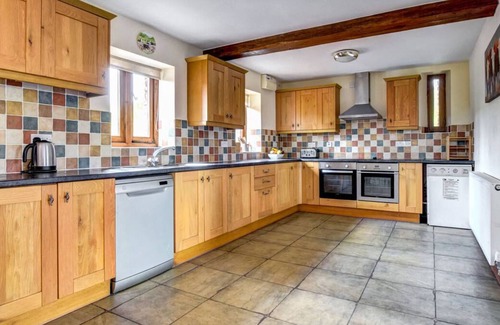 Brecon House | Beacons View Farm Cottages
