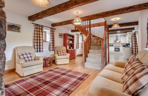 Brecon House | Beacons View Farm Cottages