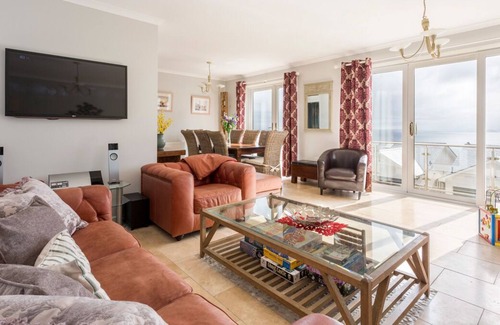 Torpoint Villa | Beaconview Beach House