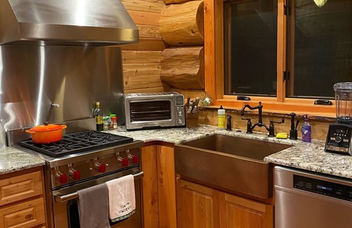 Bandon Cabin | BEAGHAN ESTATE: 5min to Bandon Dunes/Sheep Ranch