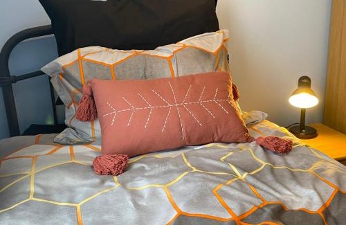 Swindon Apartment | Beanies LorneStreet Four Bed House
