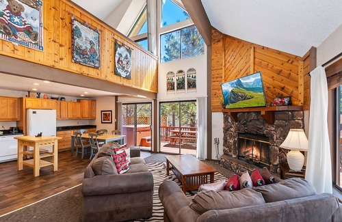 Upper Moonridge Cabin | Bear Canyon Cabin Beautiful Views HotTub