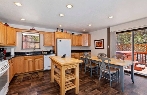 Upper Moonridge Cabin | Bear Canyon Cabin Beautiful Views HotTub