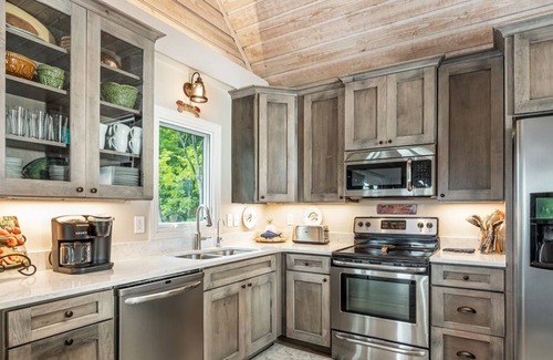Eatonton House | Bear Creek Cottage w Private Dock, Stunning Views, Fire Pit