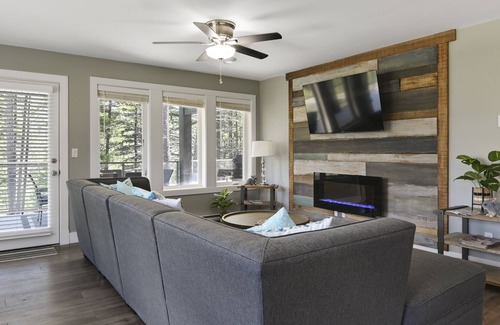 West Kelowna Estates House | Bear Creek Escape