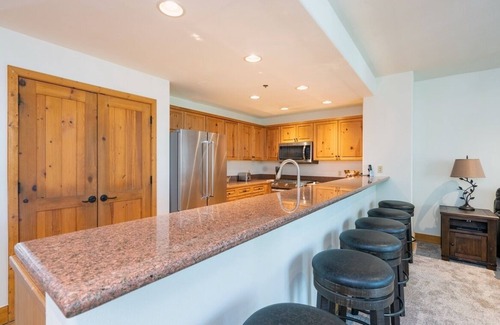 Mountain Village Condo | Bear Creek Lodge by Alpine Lodging Telluride