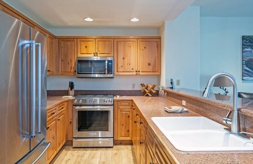 Mountain Village Condo | Bear Creek Lodge by Alpine Lodging Telluride