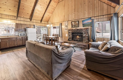 Summit Estates Cabin | Bear Crossing