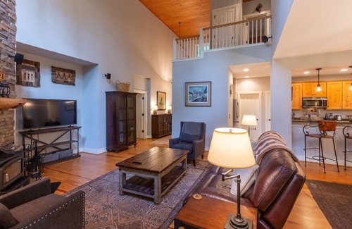 Bear Lake Reserve House | Bear Elegance - Resort Home In Bear Lake, Lake Club Access