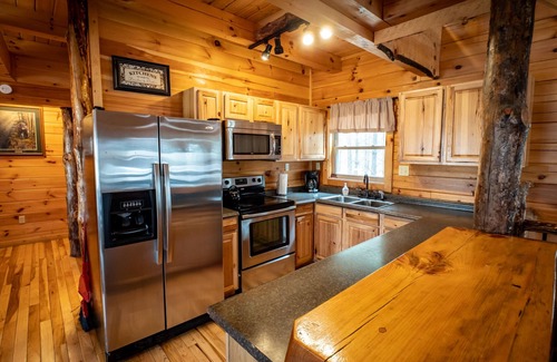 Logan Cabin | Bear Fork Lodge by The Inn & Spa at Cedar Falls