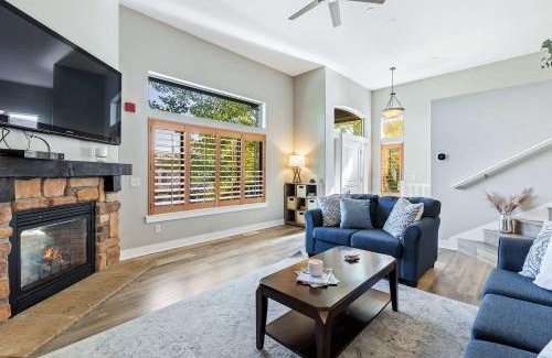 Bear Hollow Village House | Bear Hollow Heaven - Private Hot Tub 4 Bedroom Luxury Condo