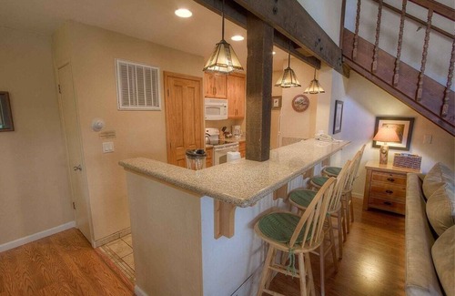 South Lake Tahoe Condo | Bear Lake Hideaway 3 Bedroom Condo by RedAwning
