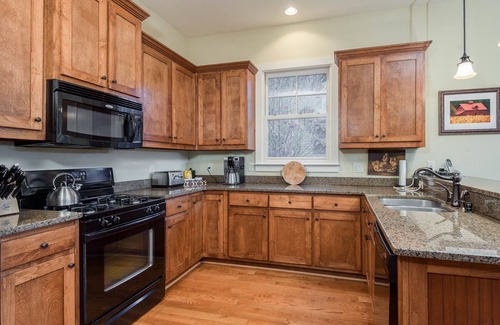 Bear Lake Reserve Condo | Bear Lake's Best Condo! CLOSE TO CLUBHOUSE!