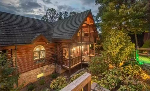 Blowing Rock House | Bear Lodge at Misty Mountain