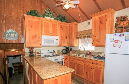 Moonridge Cottage | Bear Mountain Retreat