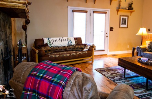 Hiawassee House | Bear Mountain Retreat