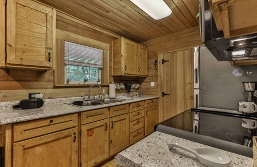 Ellijay Cabin | Bear Necessities | Ellijay, GA