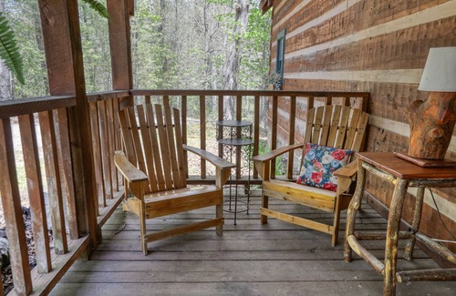 Cosby Cabin | Bear Pause - 2 Bedrooms, 2 Baths, Sleeps 6 Cabin by RedAwning