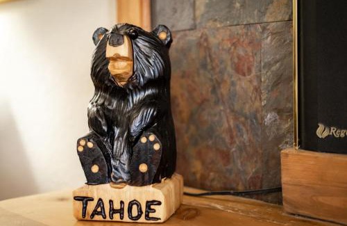 North Upper Truckee House | Bear Pause 4BR - Large Deck & Balcony