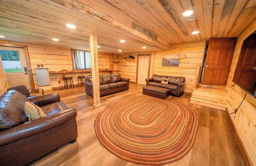 Cosby Cabin | Bear Pause Log Cabin in the Great Smoky Mountains
