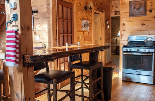 Cosby Cabin | Bear Pause Log Cabin in the Great Smoky Mountains