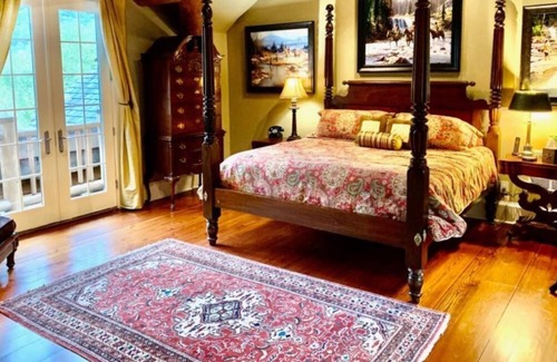 Cleveland House | BEAR PAW - A Luxurious Lodge-Style Log Home & Guest Cabin on 130 Acre Estate.