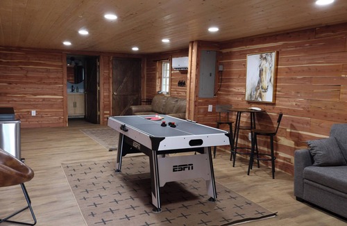Lynn Garden Cabin | Bear Ridge Cabin - Remote Retreat