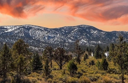 Woodlands Cabin | Bear's Lair - Witness Enchanting Sunset Mountain Views At This Property! New Hot Tub! 2 Bedroom Cabin