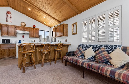 Woodlands Cabin | Bear's Lair - Witness Enchanting Sunset Mountain Views At This Property! New Hot Tub! 2 Bedroom Cabin